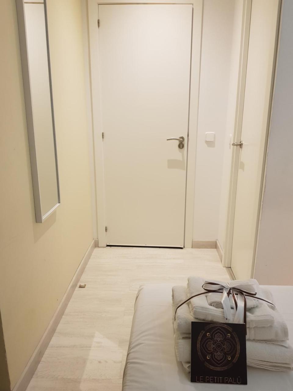 Le Petit Palue-Fuencarral Hotel Madrid Ngoại thất bức ảnh