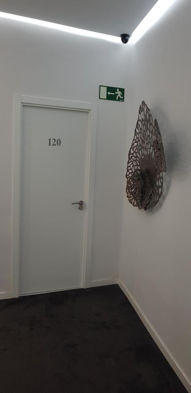 Le Petit Palue-Fuencarral Hotel Madrid Ngoại thất bức ảnh